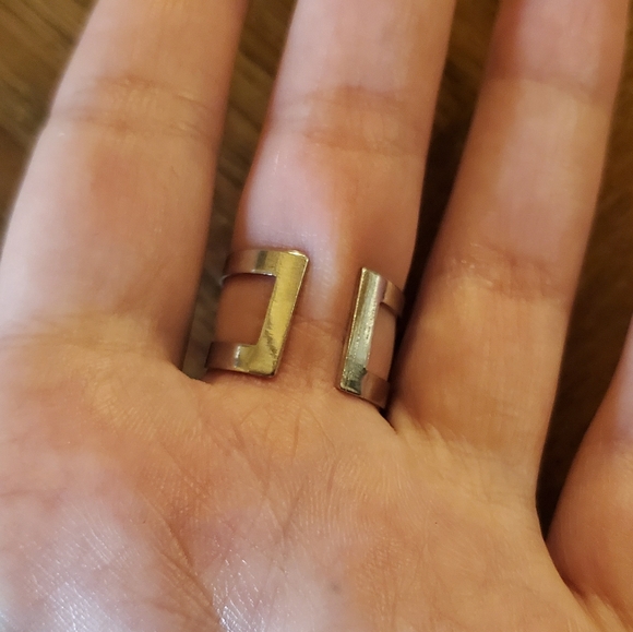 NWOT Silver Arrow Ring - Picture 8 of 8